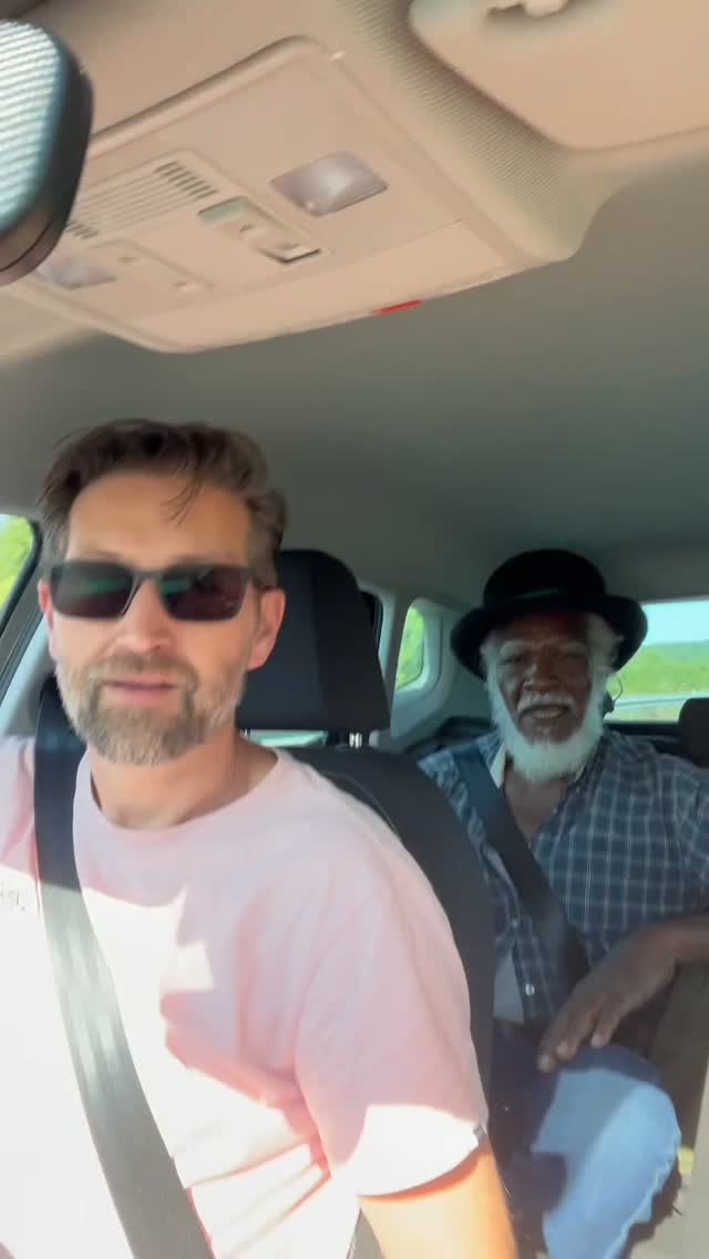 #blablacar #hitchhiking #ilovemyjob #iwillneverforgetthismoment❤️ #jepensaisquecanarriveraitqunefoisdansunevie #turnupthevolume🔊🔊🔊 #tuveuxbienchanterpourmoi
@esther_uil @chaimaaeim